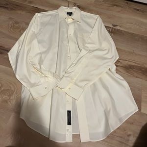 JOS A. BANK Traveler Collection Tailored Fit Button Down Collar Dress Shirt